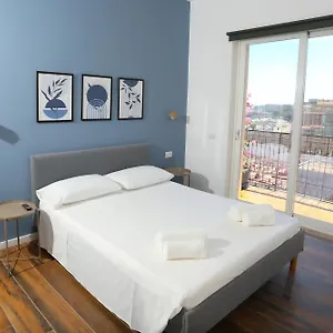 بيت ضيافة Marina 8, نابولي